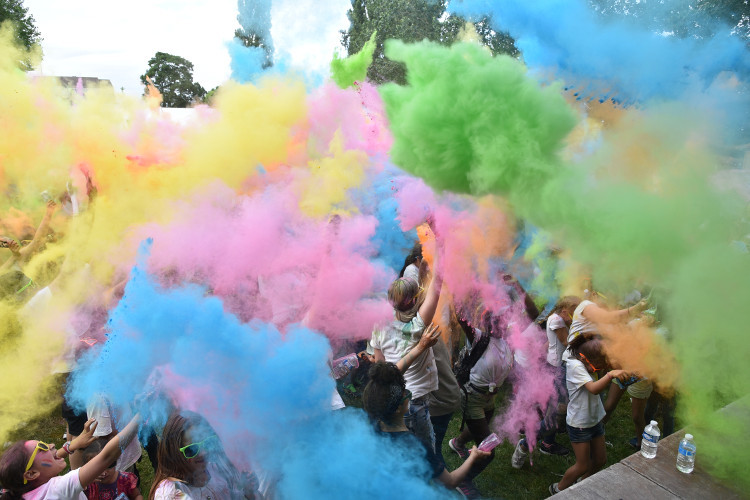 Juin - Festival de l'été - Color Dom