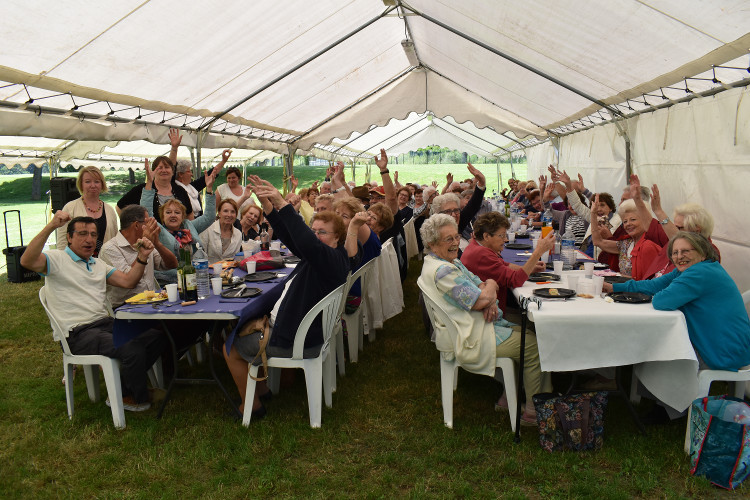 Juin - Festival de l'été - Pique-nique des Seniors