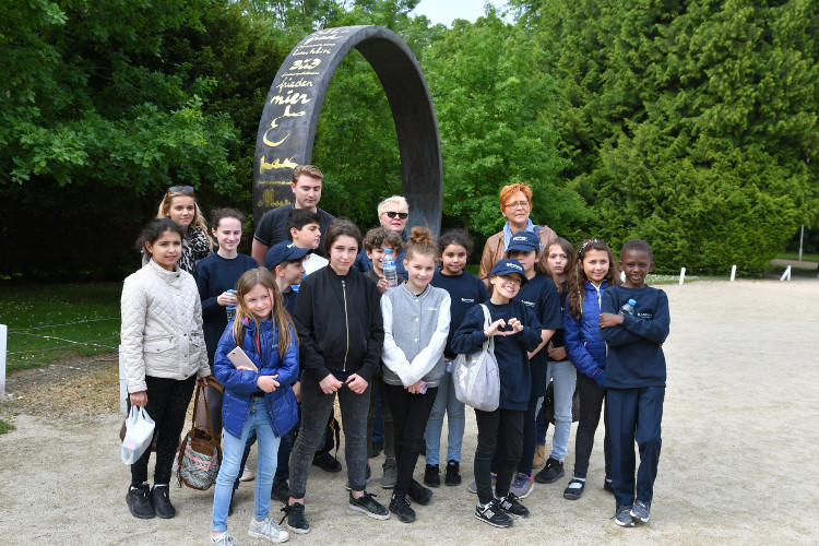 Mai - Le Conseil municipal des Jeunes Domontois en visite au musée de Compiègne