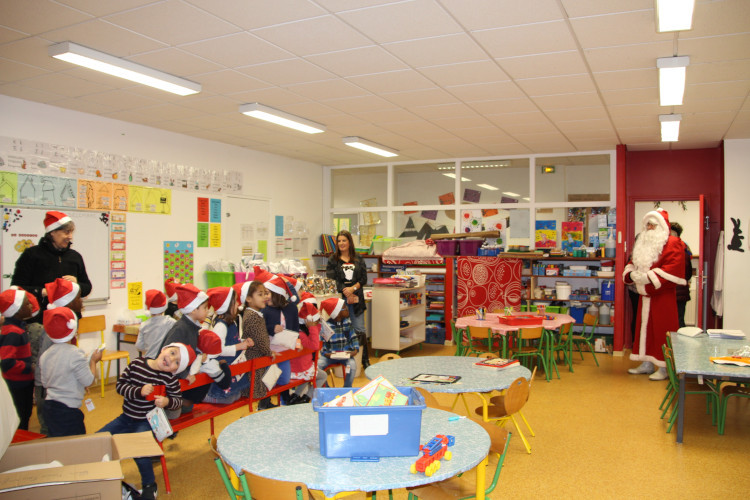 Décembre - Visite du Père Noël dans les écoles