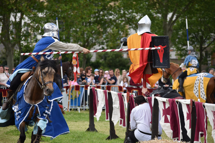 Juin - Festival de l'été Fête médiévale