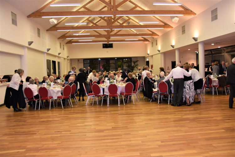 Novembre - Dîner dansant des seniors