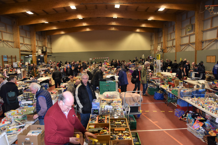 Février - Salon du jouet de collection et de la bande dessinée