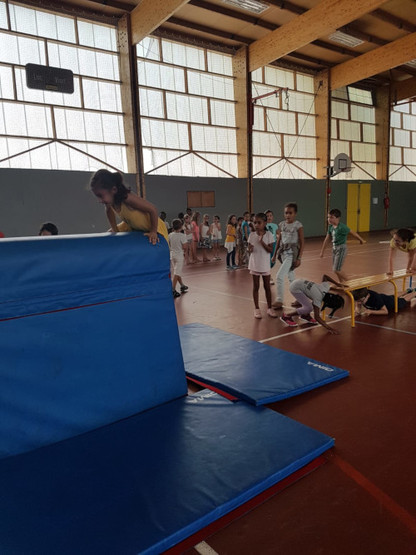 Juillet Elémentaire - Activités sportives au gymnase