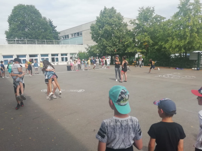 Juillet Elémentaire - Jeux sur le centre