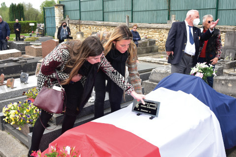 Cérémonie hommage Régis Ponchard cimetière 2 avril 2022